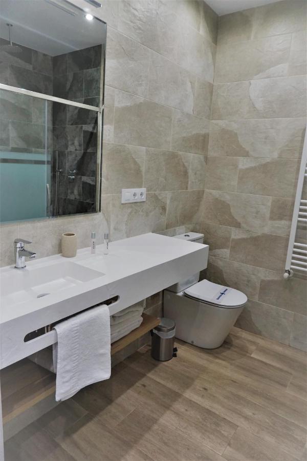לאנס Apartamentos La Playina מראה חיצוני תמונה