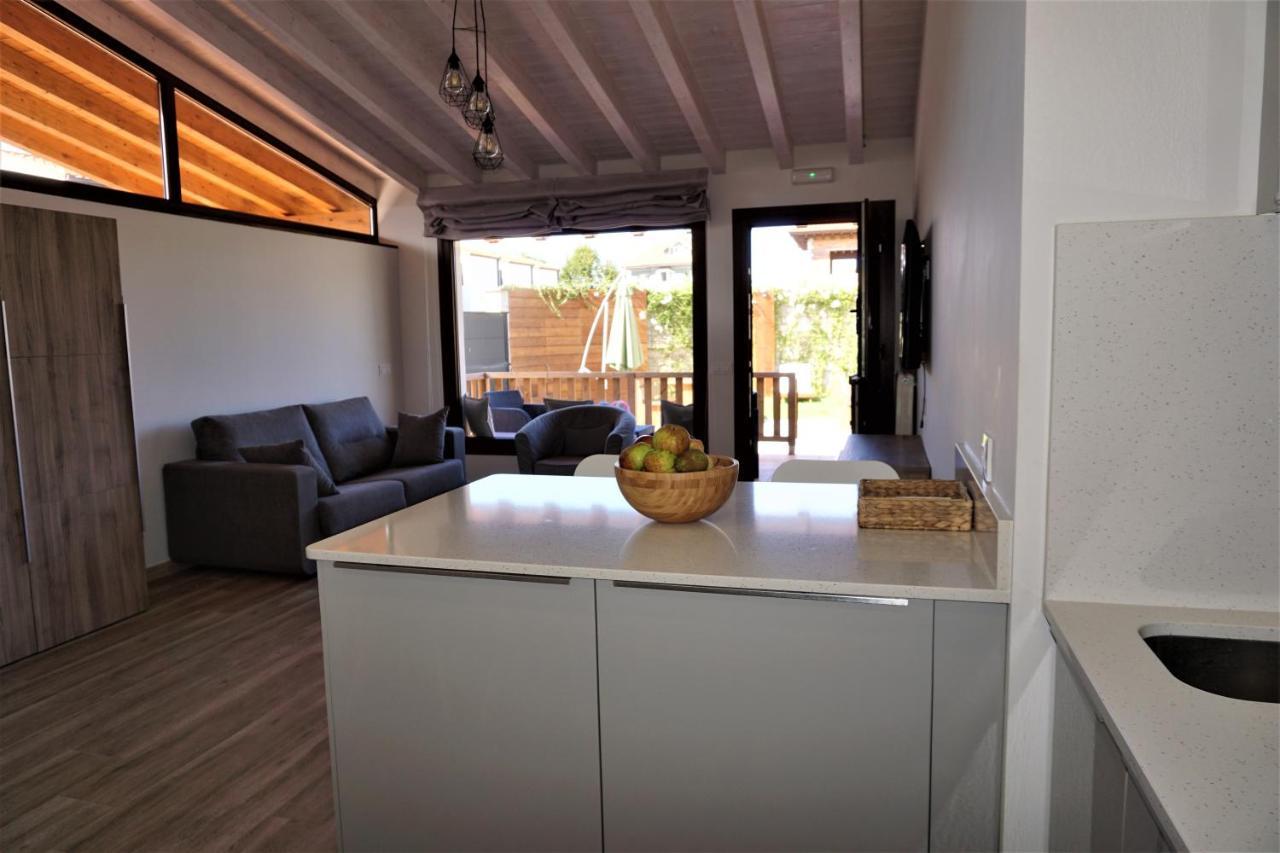 לאנס Apartamentos La Playina מראה חיצוני תמונה