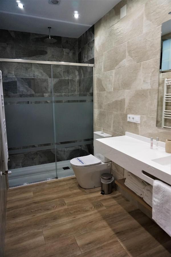 לאנס Apartamentos La Playina מראה חיצוני תמונה